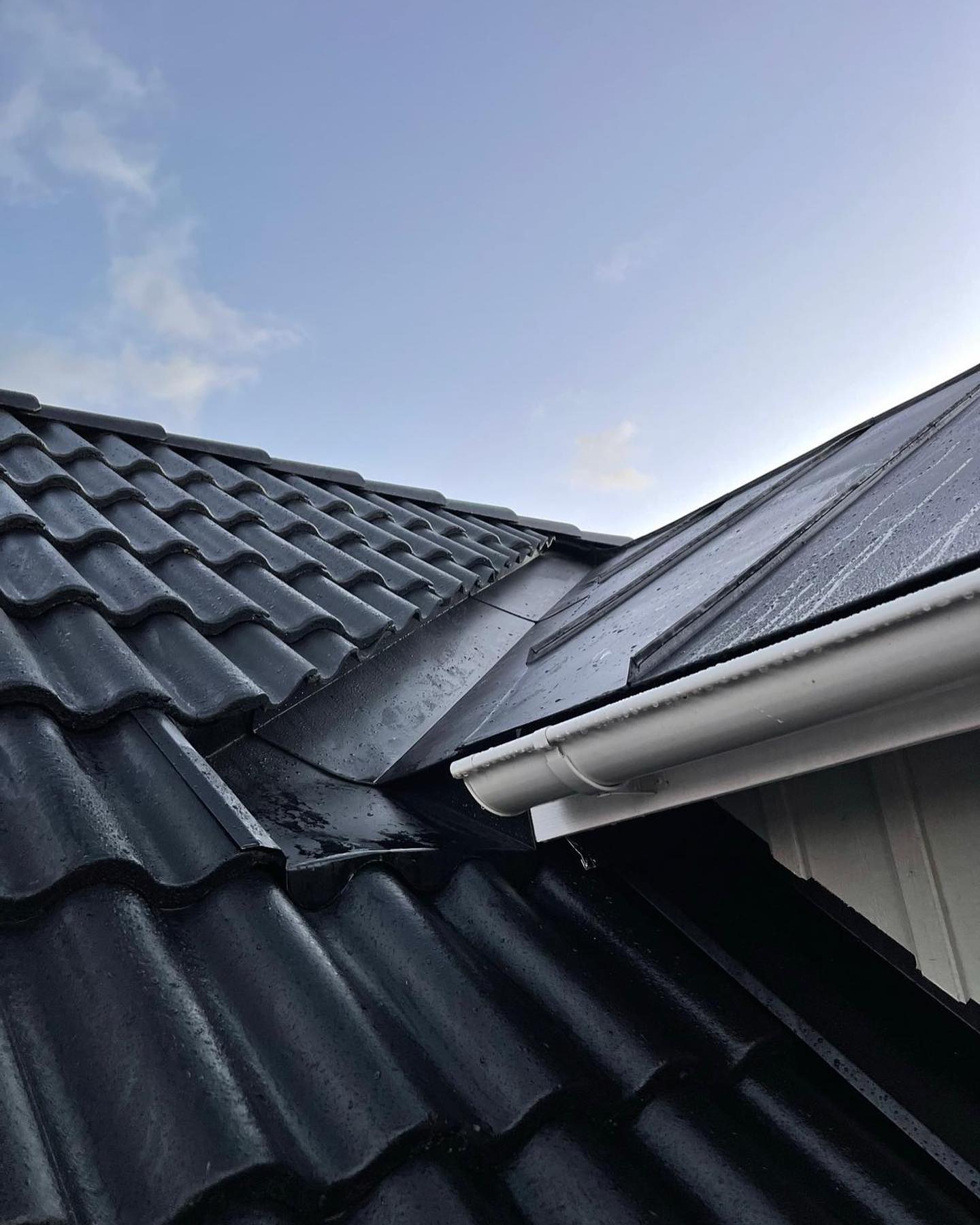 Takpannor och betongpannor — takläggning av Arbetslag Bygg